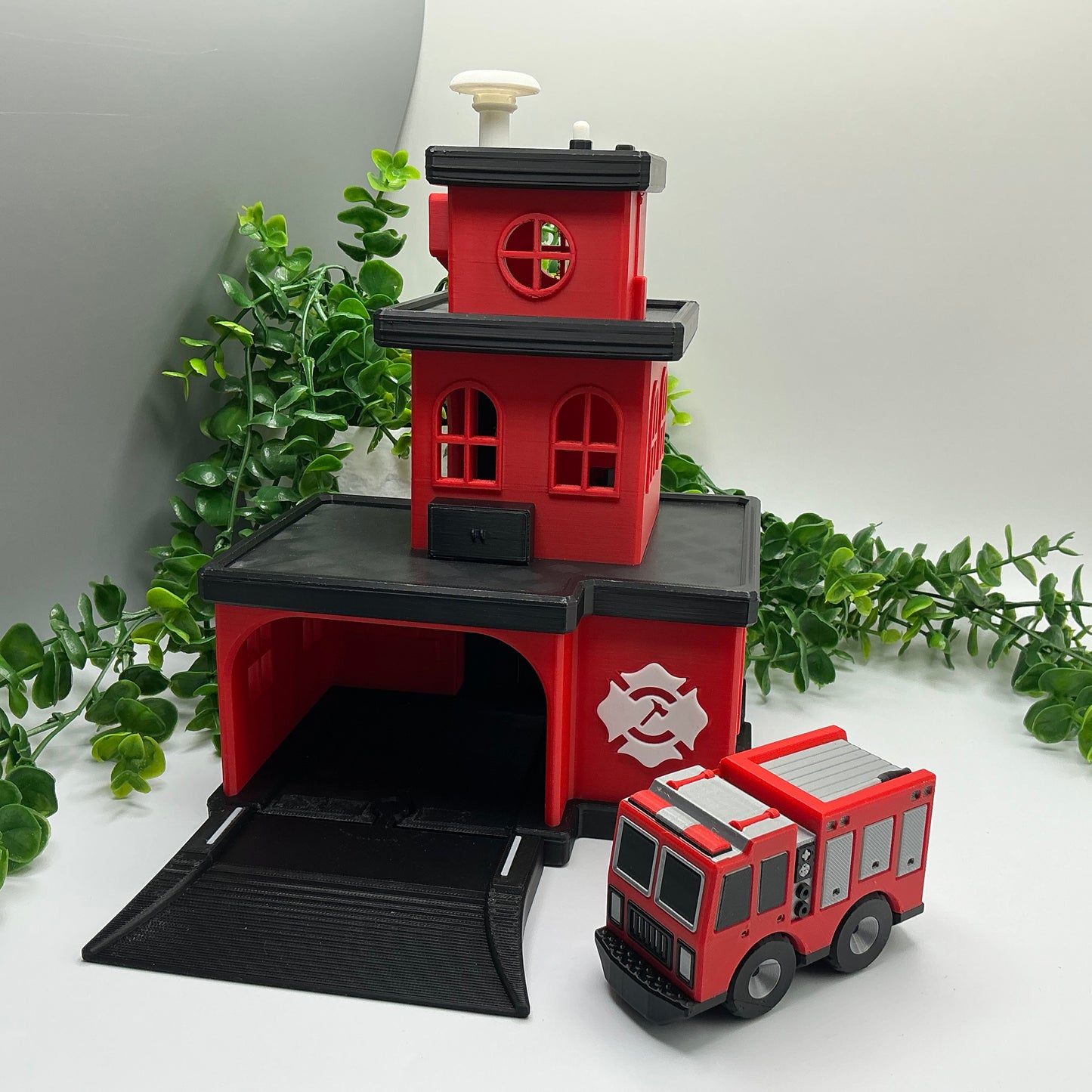 3D printed fire station playset, wooden train track compatible - image 10