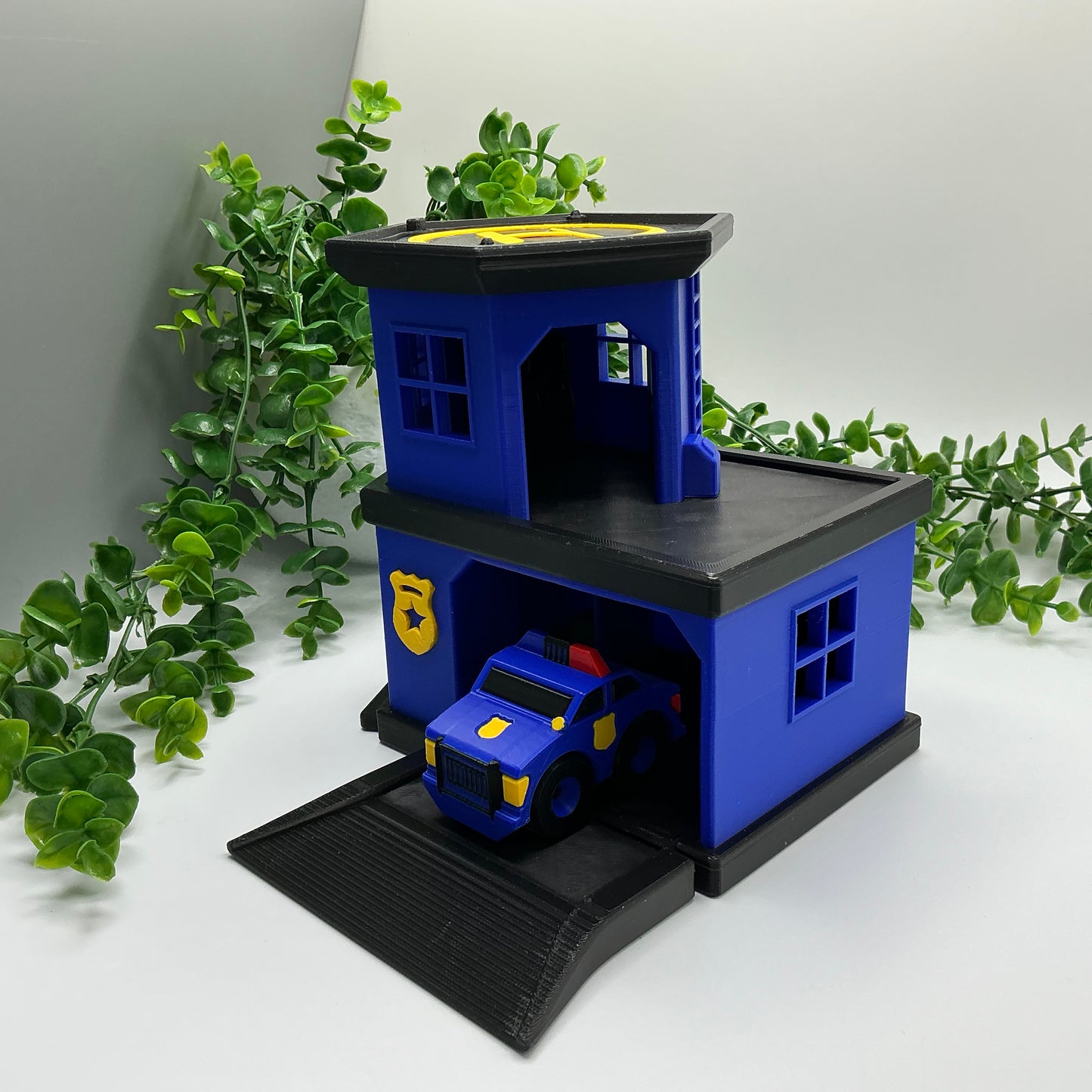 3D printed police station playset, wooden train track compatible - image 3