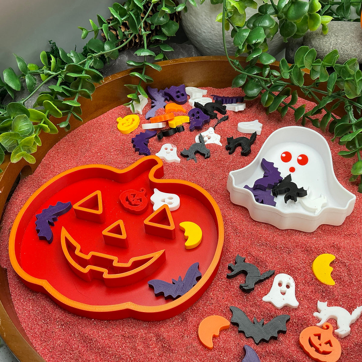 Halloween counting game 2 piece pumpkin & ghost fill shapes with 40 Halloween shaped counters