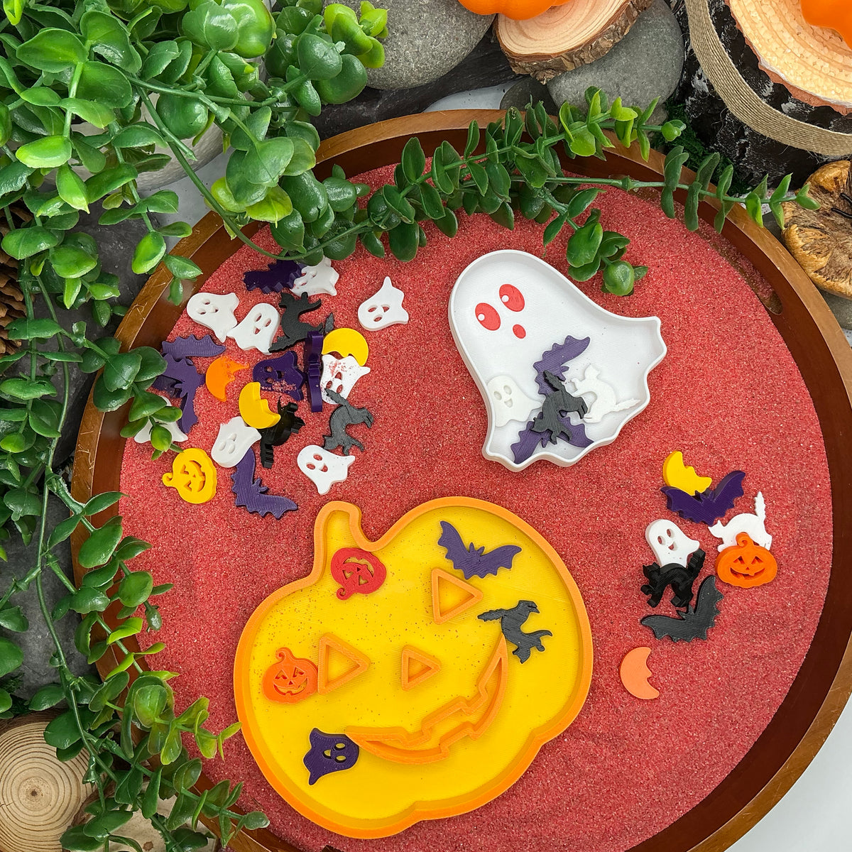 Halloween counting game 2 piece pumpkin & ghost fill shapes with 40 Halloween shaped counters