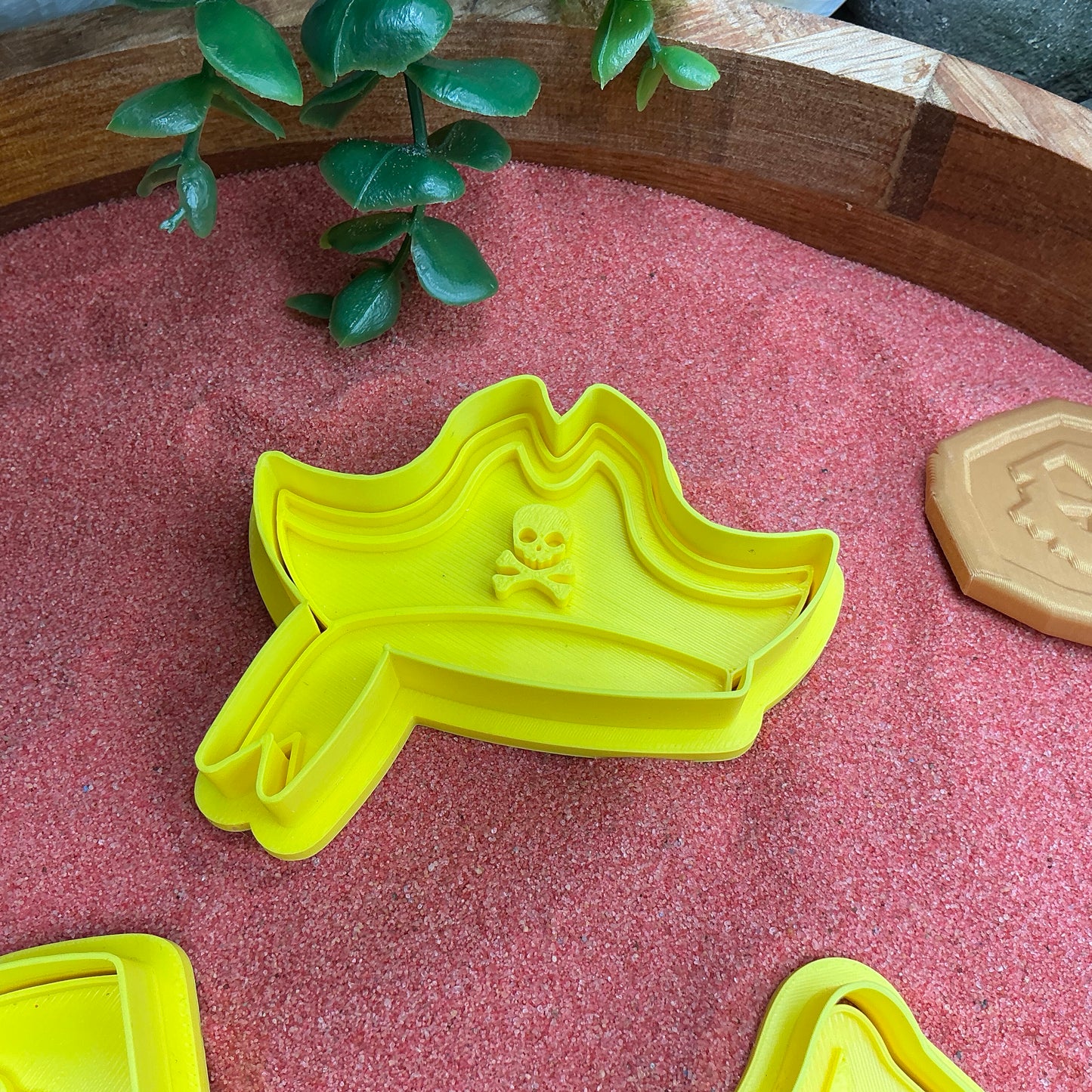 3D-printed pirate play dough cookie cutter set - 4 piece with hat, flag, wheel and spy glass in yellow red or black - view 5 of 14