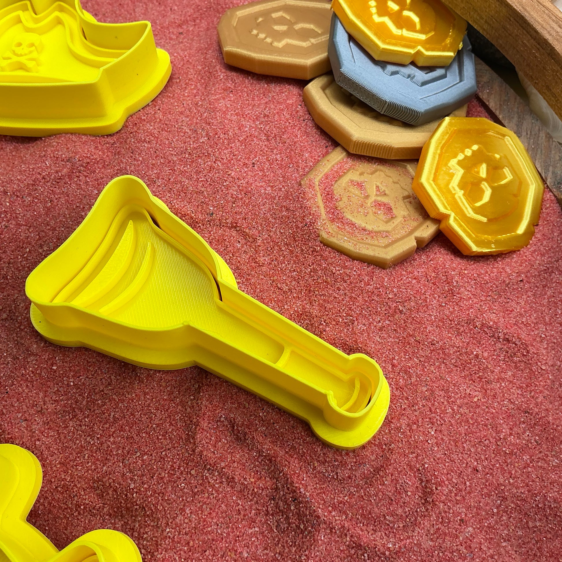 3D-printed pirate play dough cookie cutter set - 4 piece with hat, flag, wheel and spy glass in yellow red or black - view 4 of 14