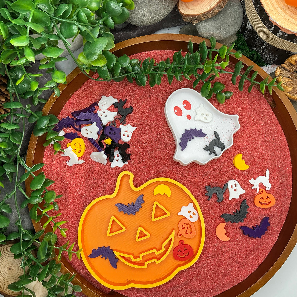 Halloween counting game 2 piece pumpkin & ghost fill shapes with 40 Halloween shaped counters
