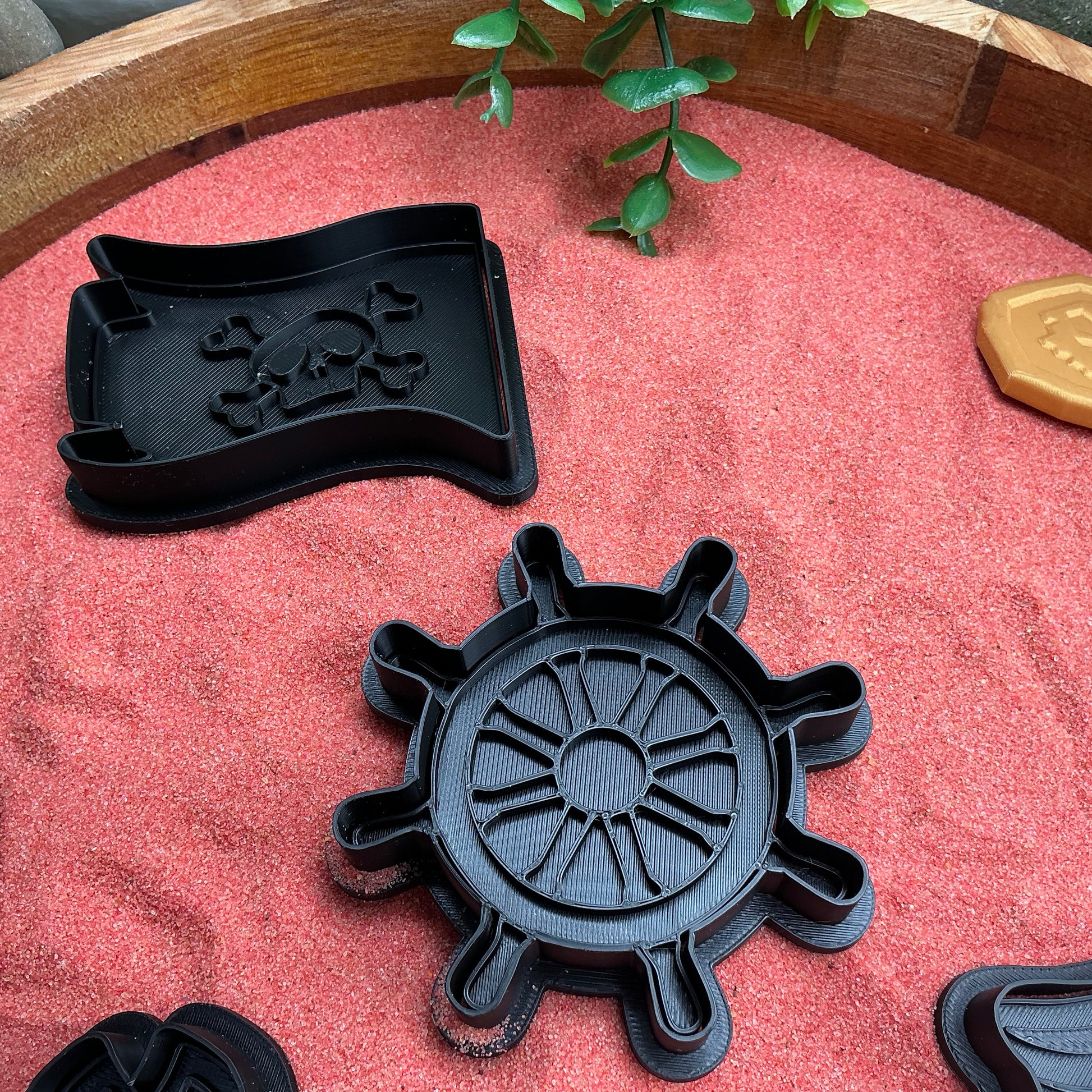 3D-printed pirate play dough cookie cutter set - 4 piece with hat, flag, wheel and spy glass in yellow red or black - view 12 of 14