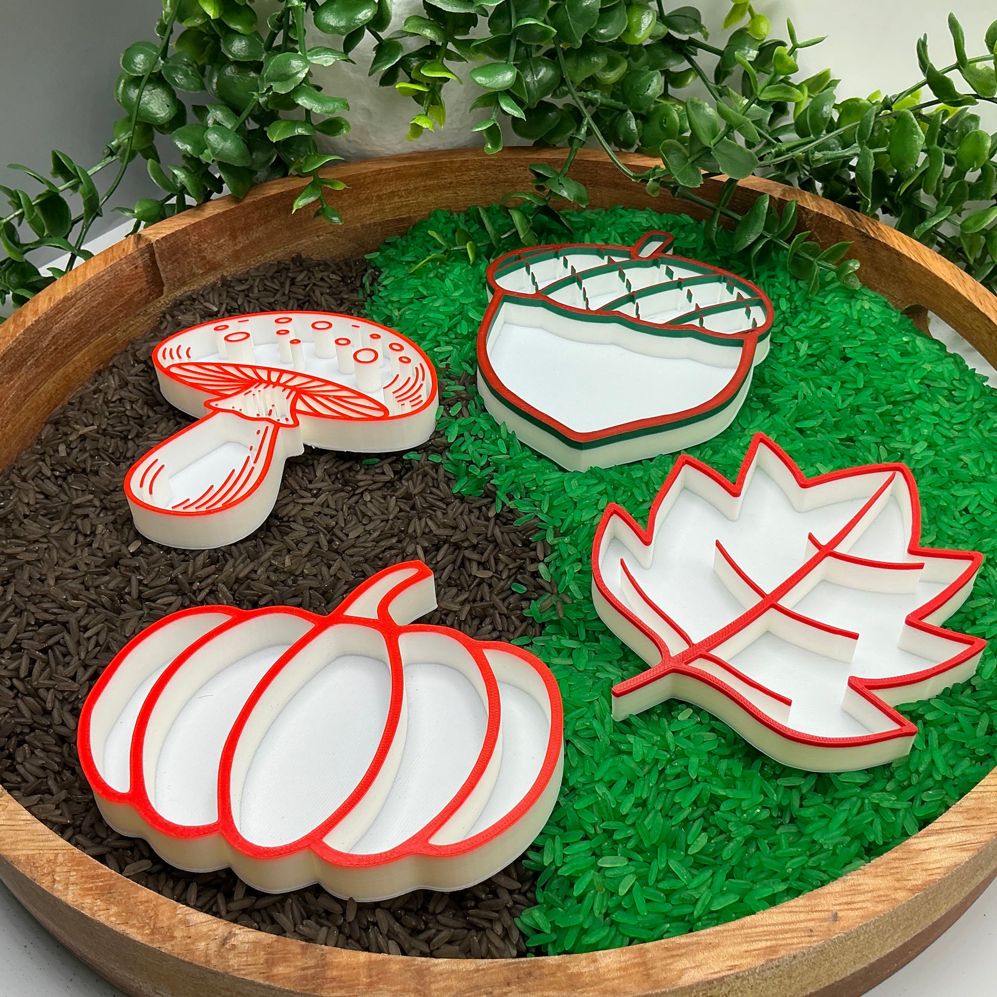 3D-printed autumn sensory filling tray, 4-piece set with acorn, mushroom, pumpkin and leaf - view 6 of 12