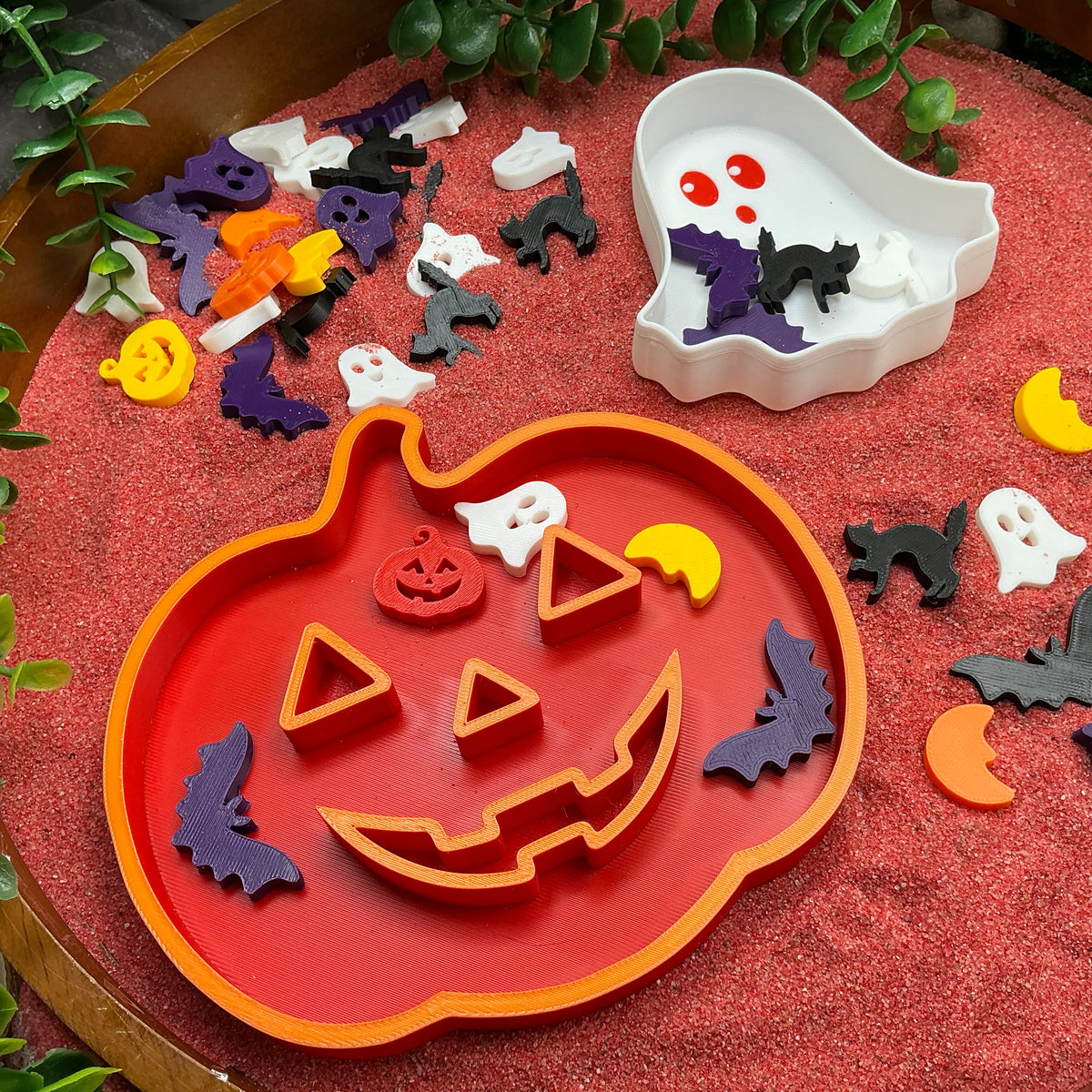 Halloween counting game 2 piece pumpkin & ghost fill shapes with 40 Halloween shaped counters