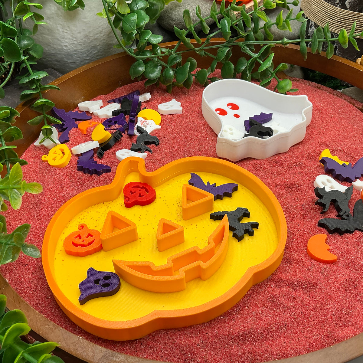 Halloween counting game 2 piece pumpkin & ghost fill shapes with 40 Halloween shaped counters