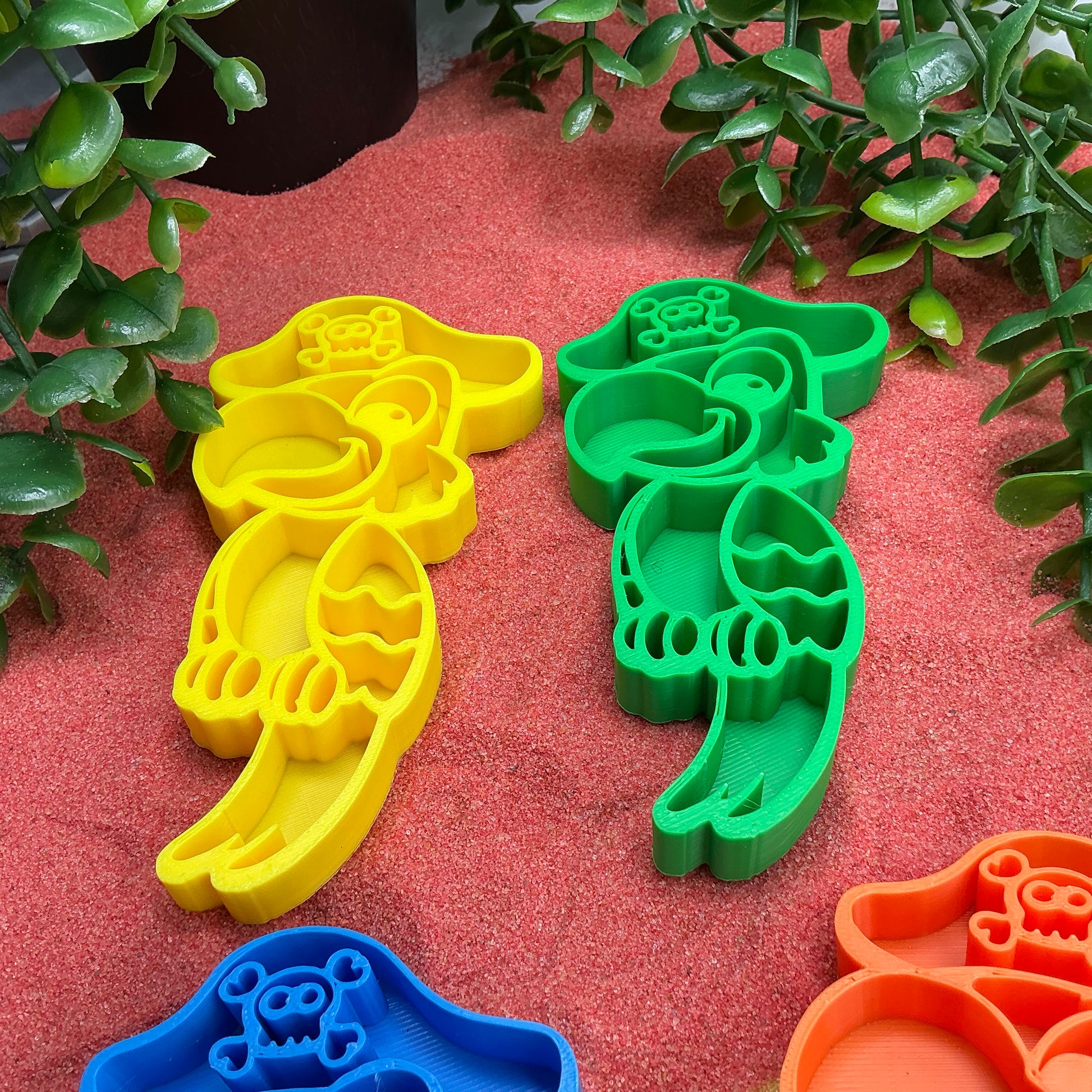 Parrot 3D Printed Sensory Filling Tray's Colourful Parrots 5 Piece Set Eco Frien - Close Up