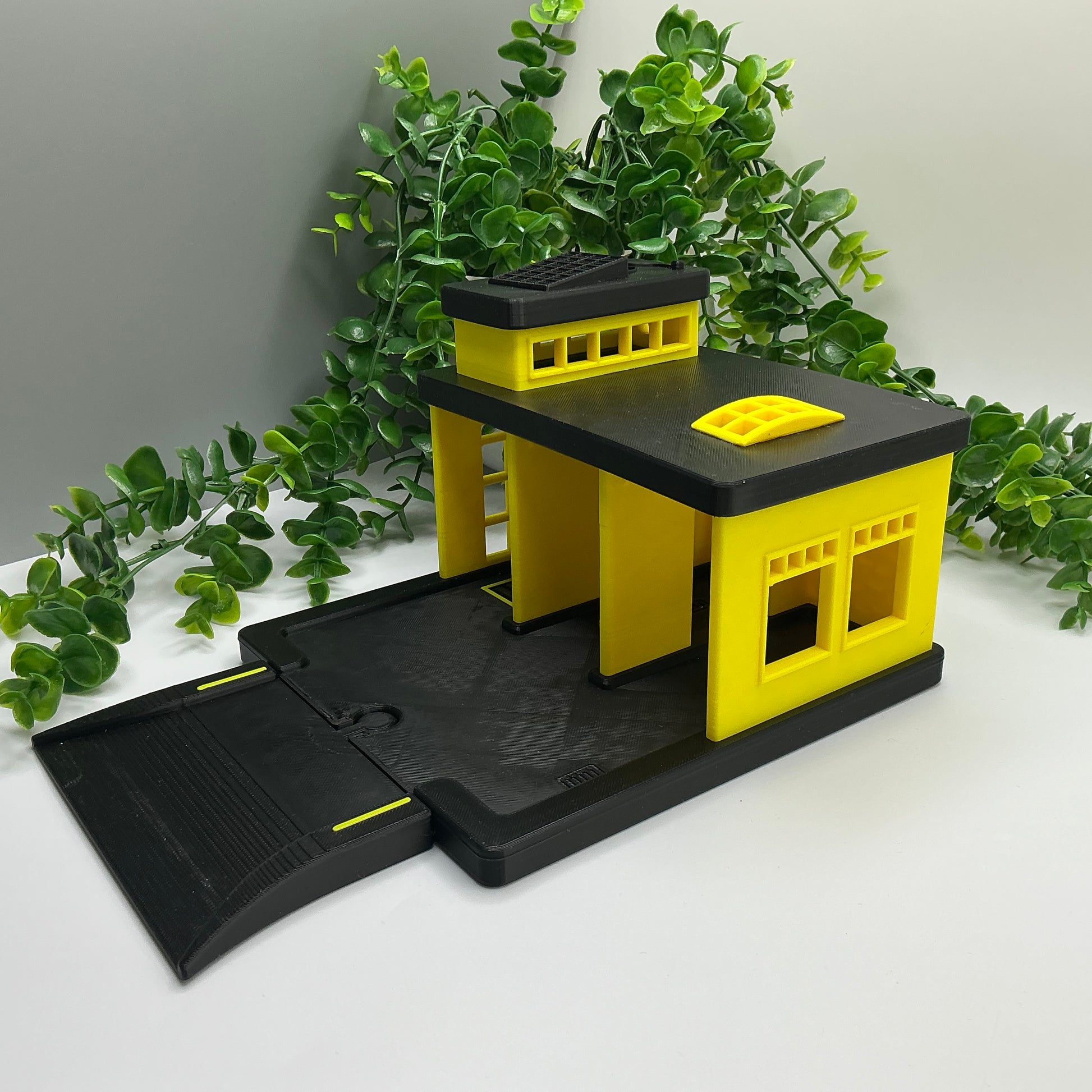 3D printed garage playset, wooden train track compatible - image 6