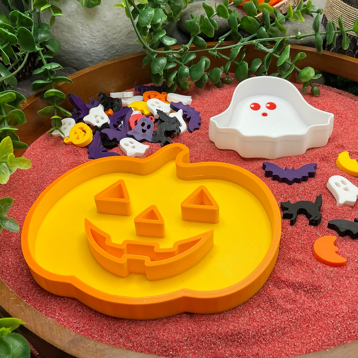 Halloween counting game 2 piece pumpkin & ghost fill shapes with 40 Halloween shaped counters