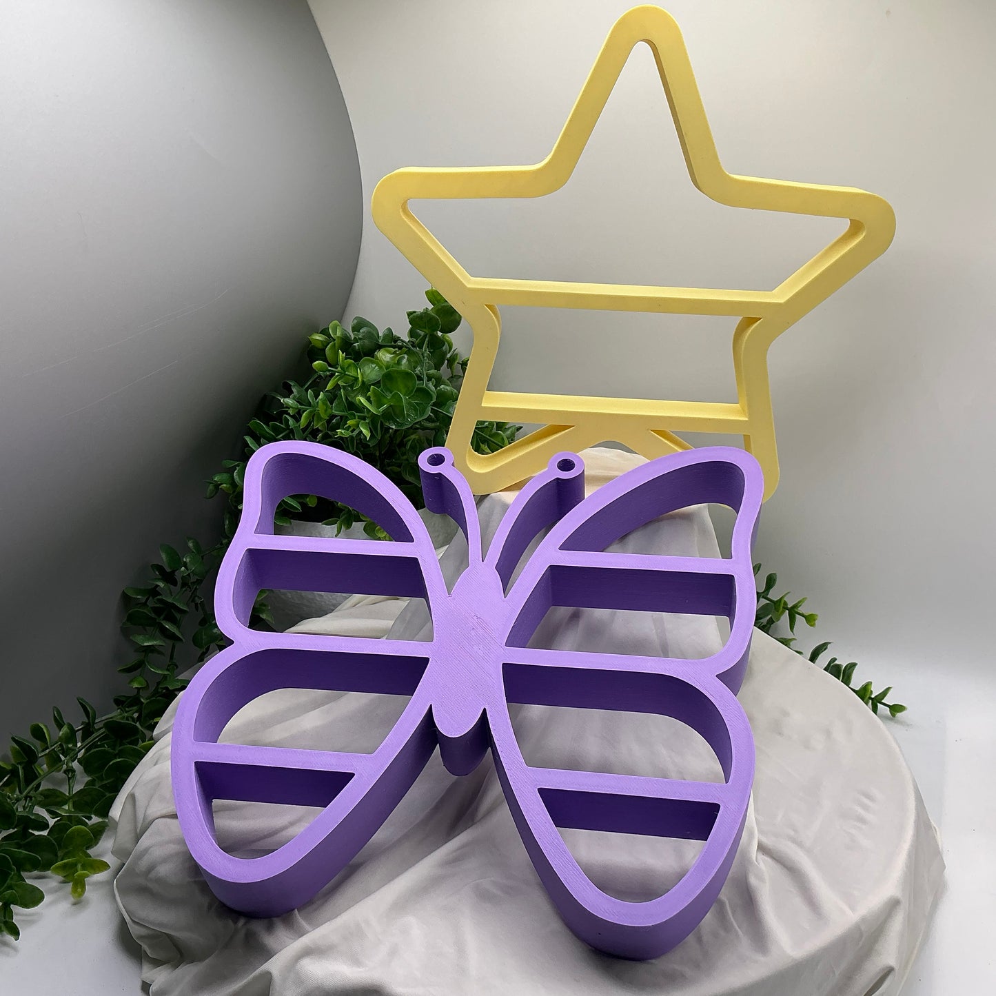 Set of two table top mini shelves star & Butterfly