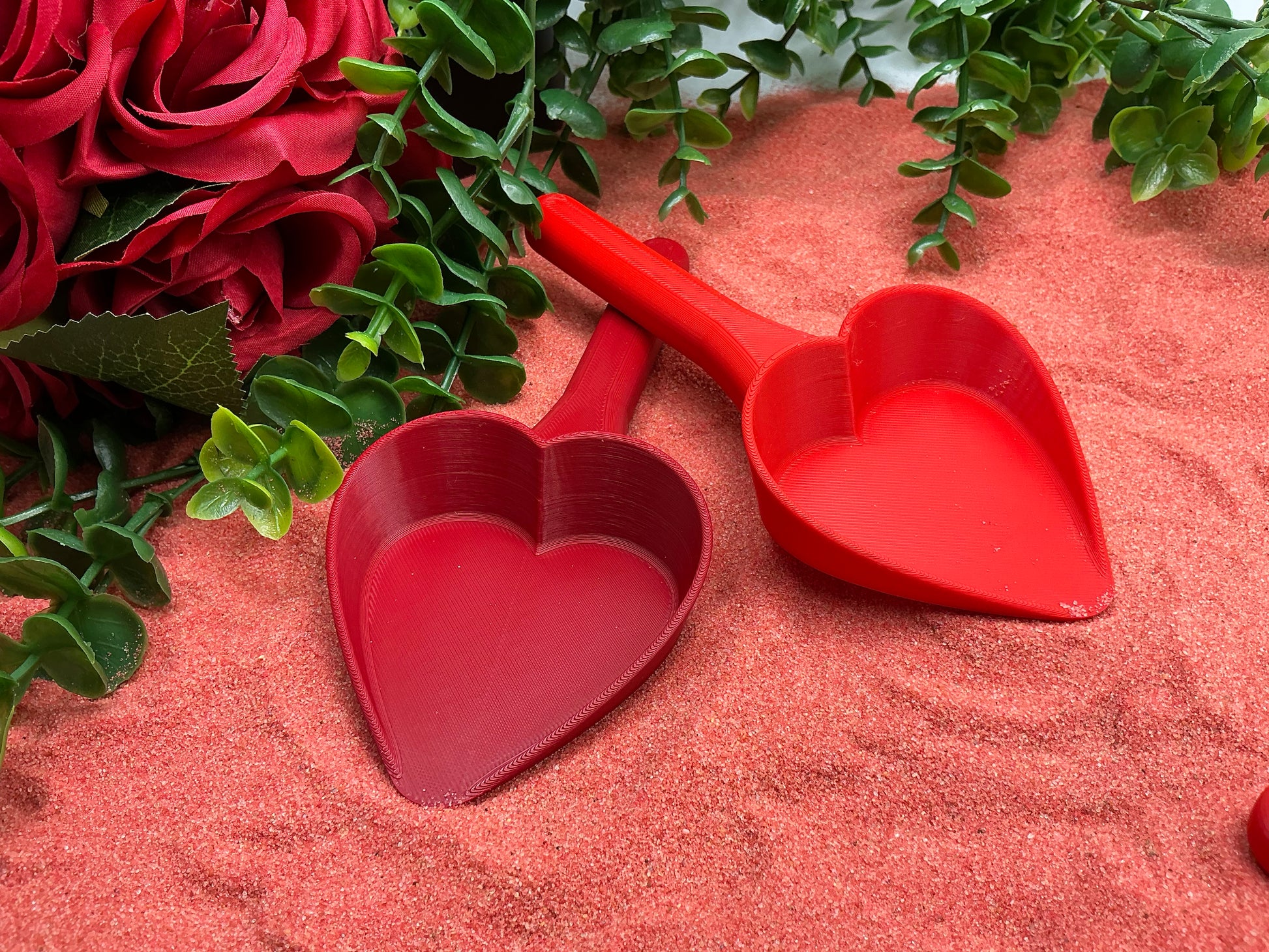 Heart Scoops 4 x Piece Eco-Friendly 3D Printed Toy Sensory Play Scoop for Rice,  - Detail Shot