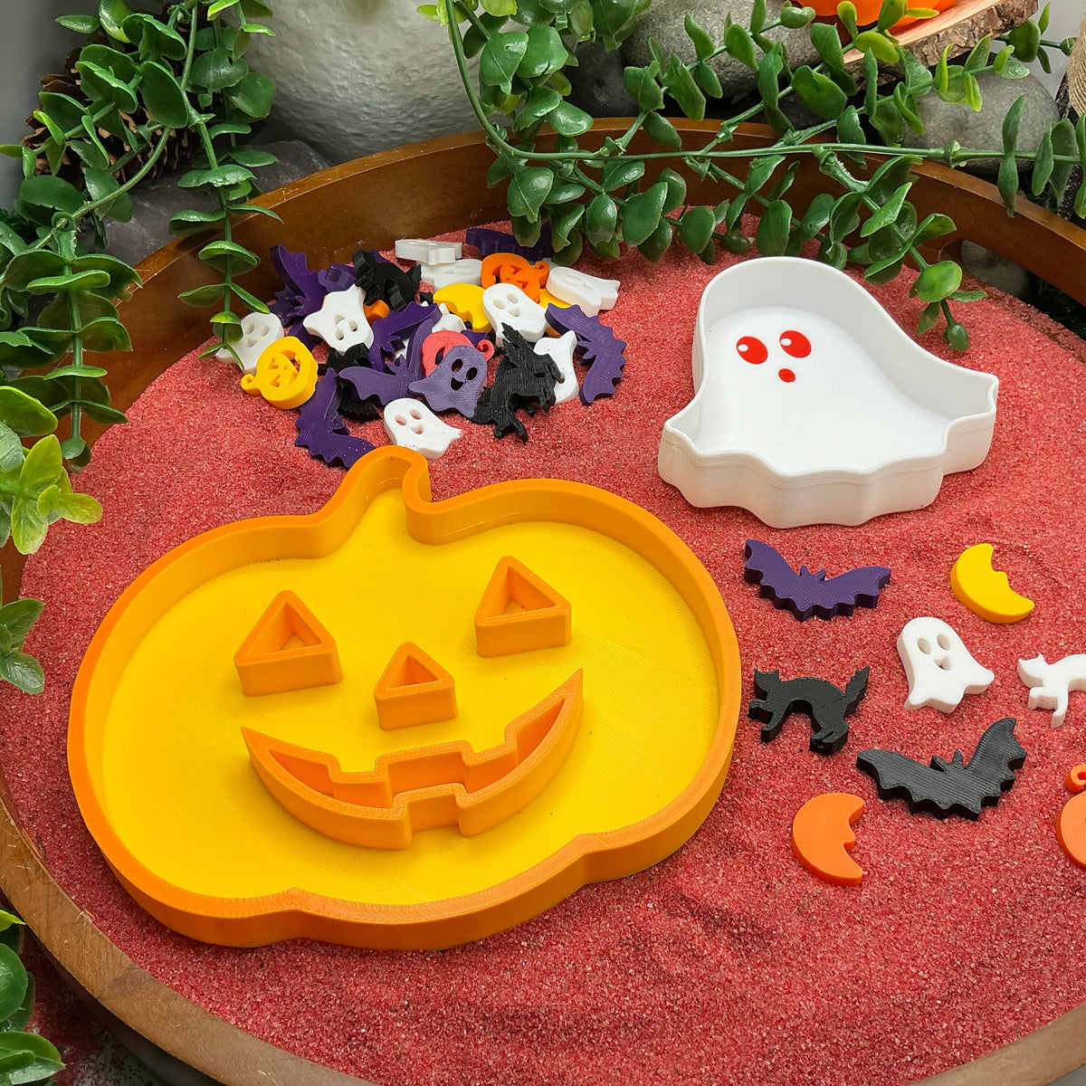Halloween counting game 2 piece pumpkin & ghost fill shapes with 40 Halloween shaped counters