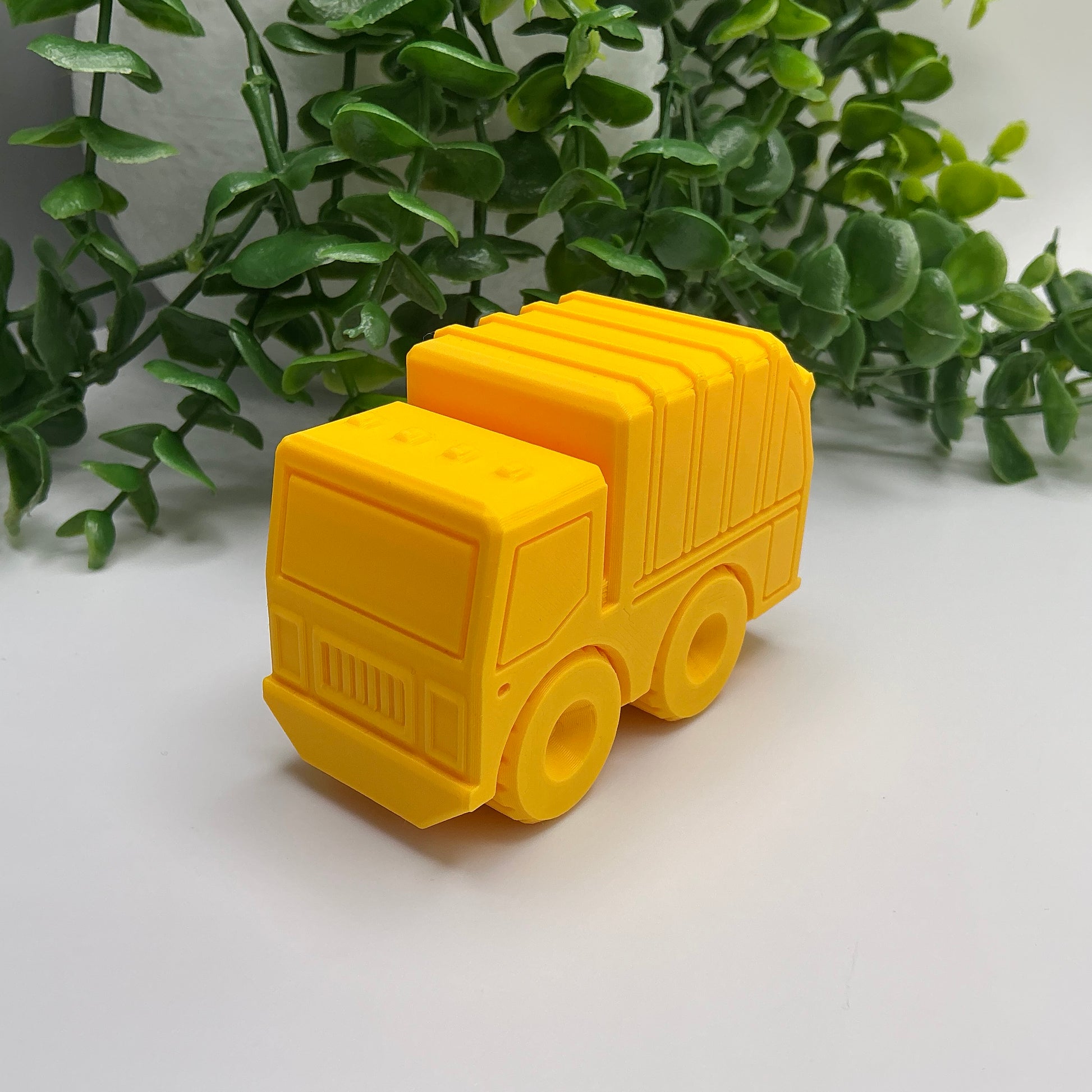 Garbage Truck Articulated Recycling Vehicle Durable Truck Eco-Friendly - showing texture