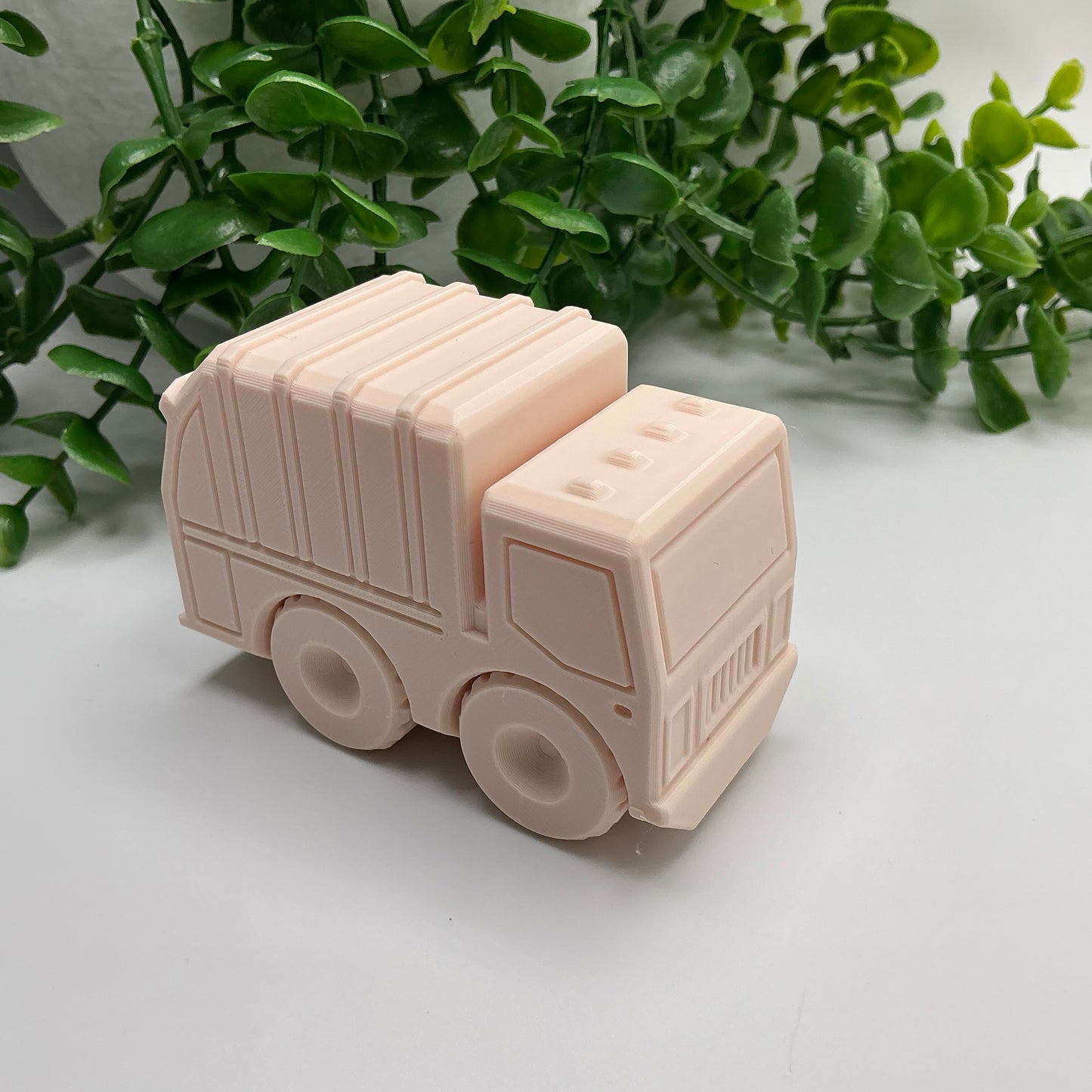 Garbage Truck Articulated Recycling Vehicle Durable Truck Eco-Friendly - close-up detail