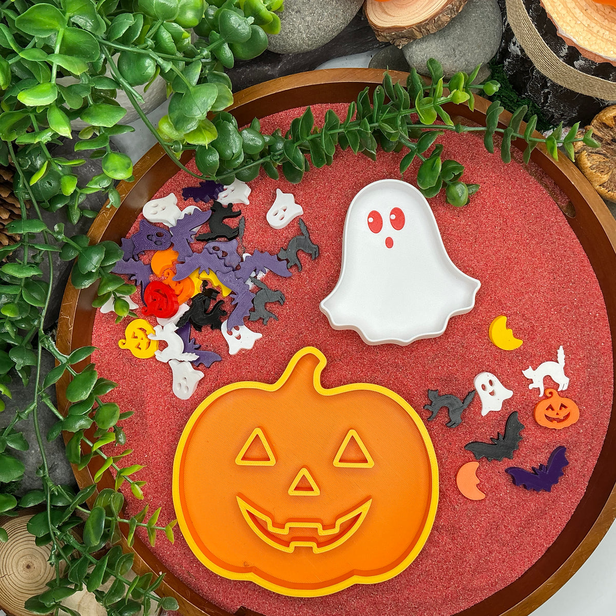 Halloween counting game 2 piece pumpkin & ghost fill shapes with 40 Halloween shaped counters