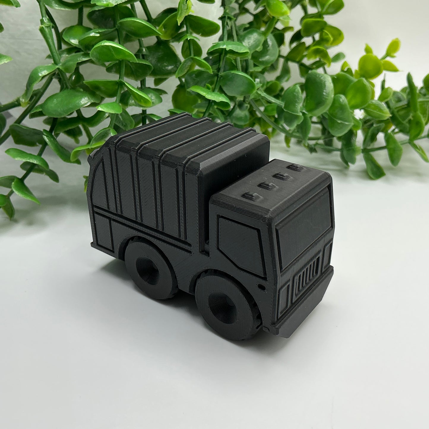 Garbage Truck Articulated Recycling Vehicle Durable Truck Eco-Friendly - lifestyle shot