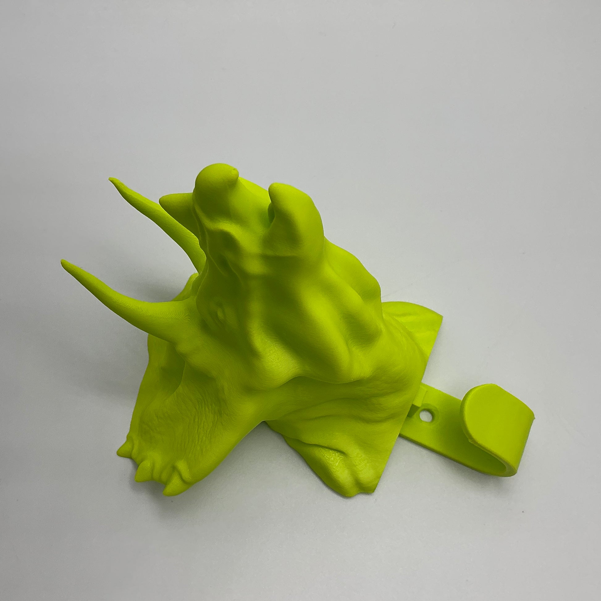 Triceratops Wall Hook 3D Printed Dinosaur Head Hanger for Kids Boys Room D�cor J - Detail Shot