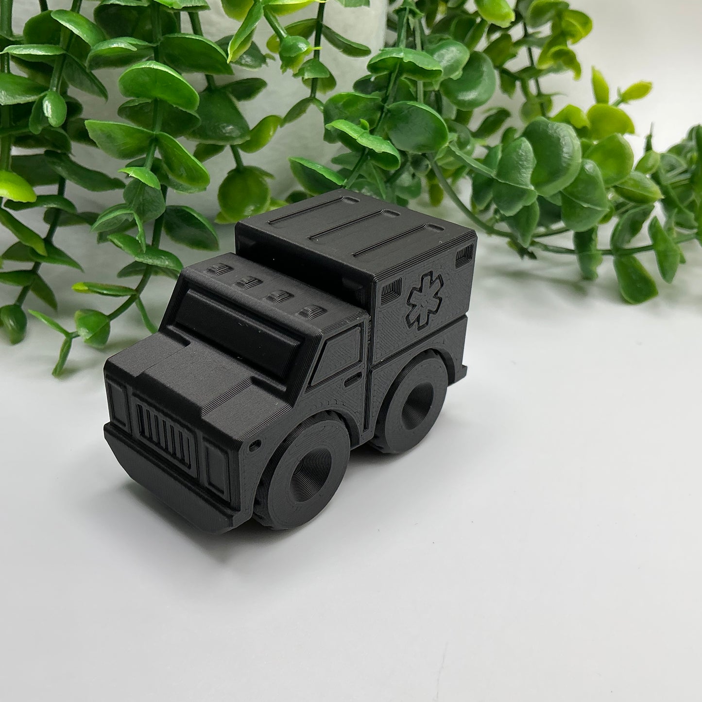Ambulance Emergency Rescue Vehicle, & Durable - scale reference