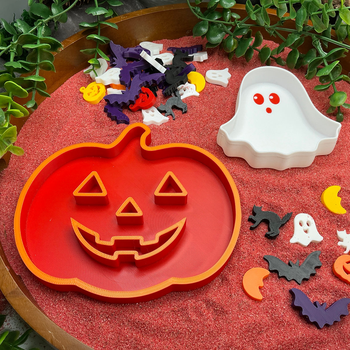 Halloween counting game 2 piece pumpkin & ghost fill shapes with 40 Halloween shaped counters