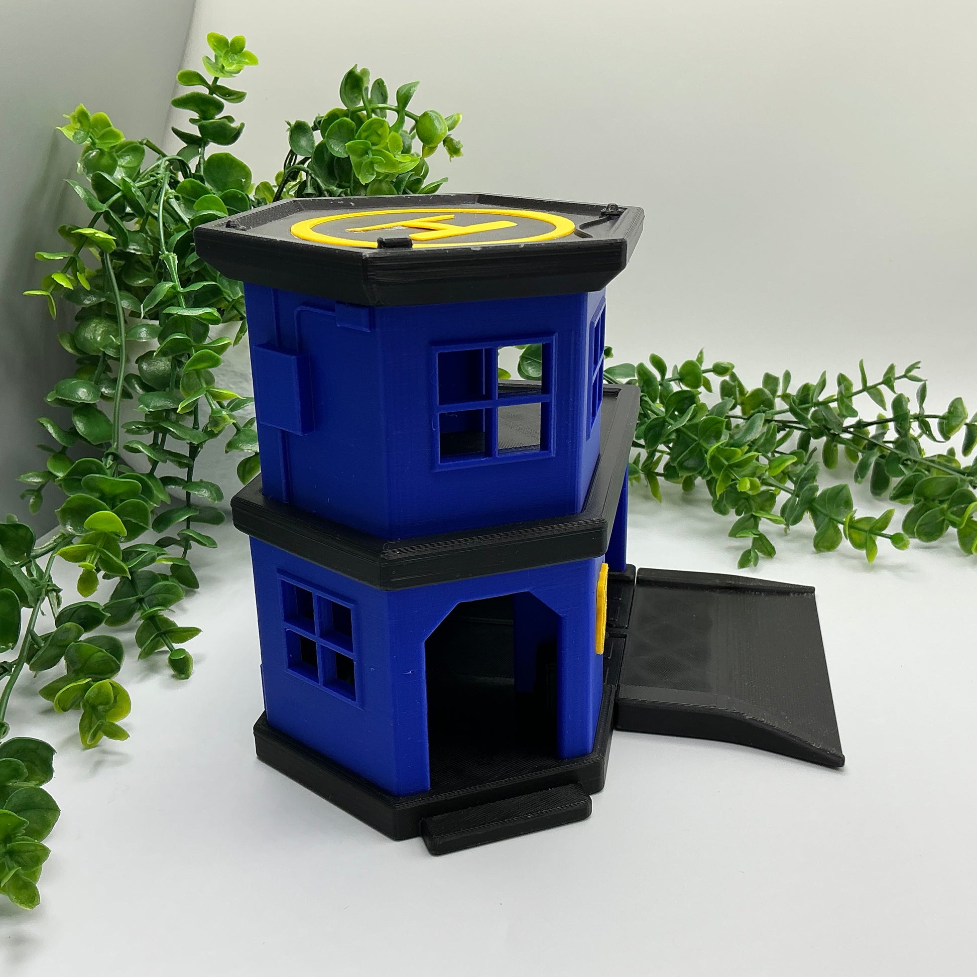 3D printed police station playset, wooden train track compatible - image 6