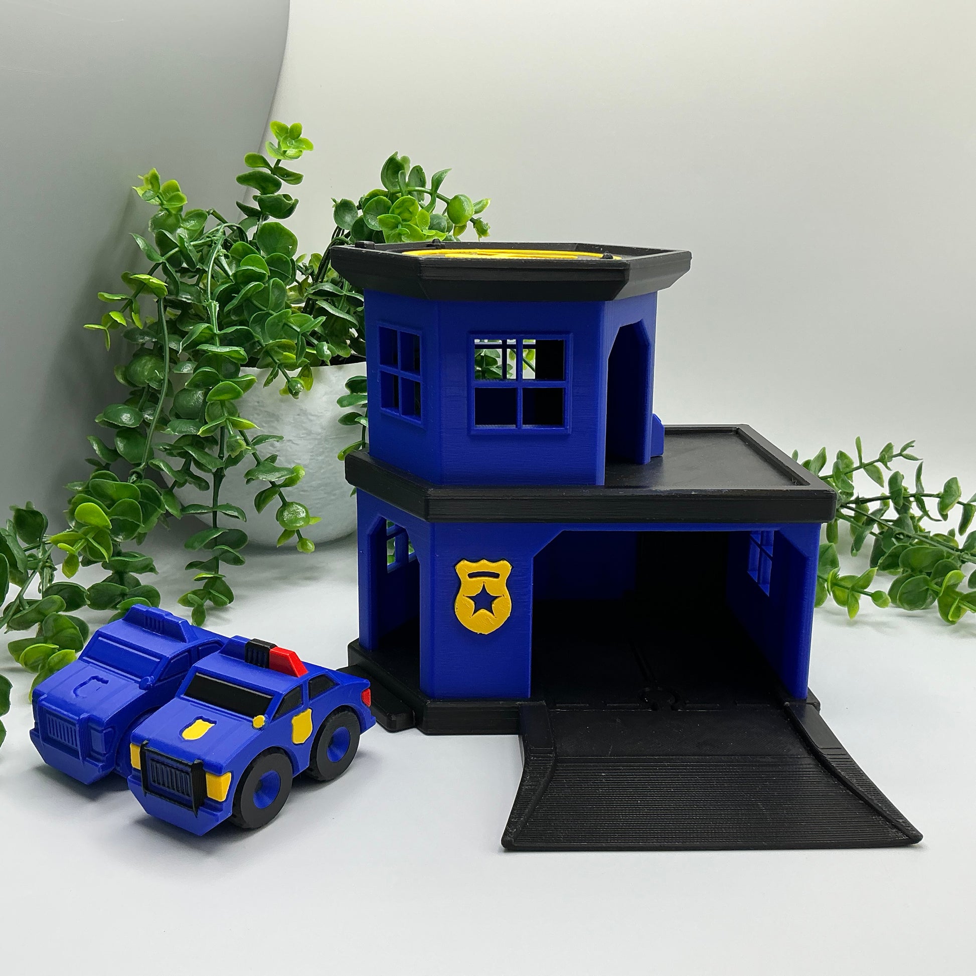 3D printed police station playset, wooden train track compatible - image 1