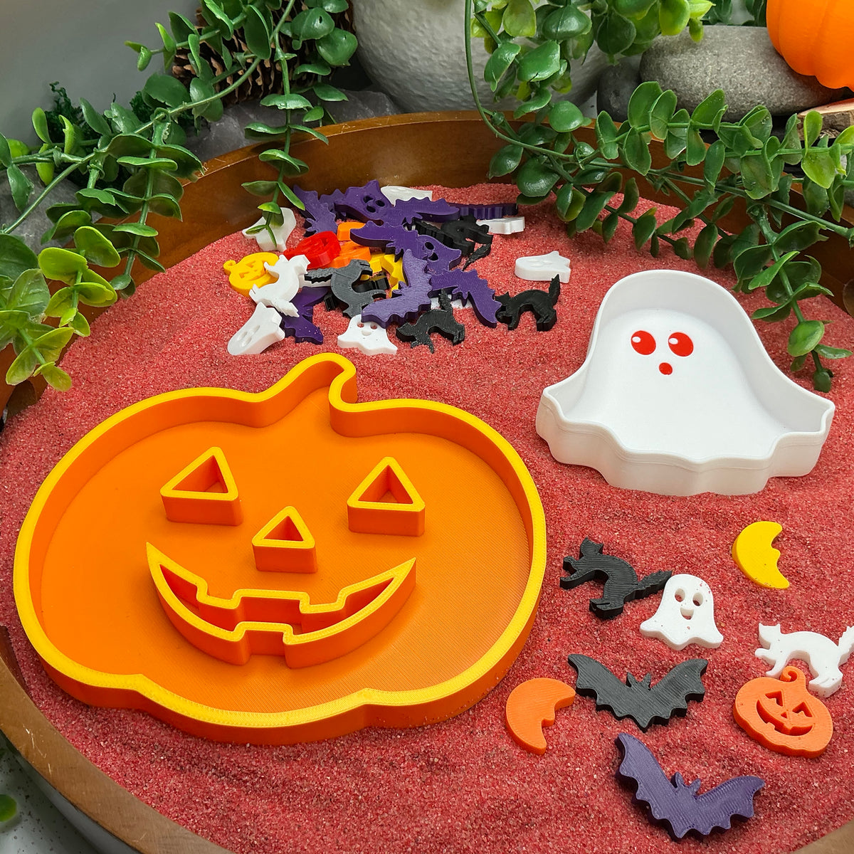 Halloween counting game 2 piece pumpkin & ghost fill shapes with 40 Halloween shaped counters