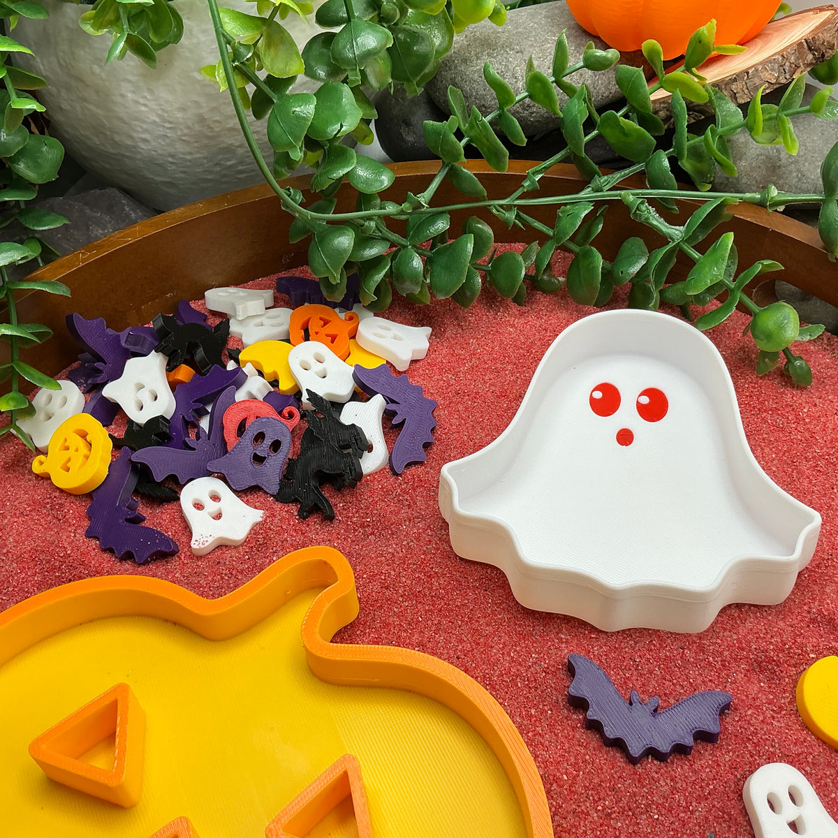 Halloween counting game 2 piece pumpkin & ghost fill shapes with 40 Halloween shaped counters