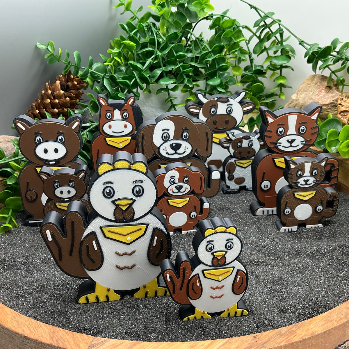 Large and Small animal figures from the Gingerbread Man story sets compared